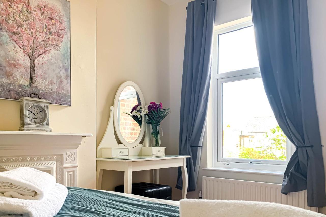 The Groves - Quaint Victorian Home - Free Parking York Exteriör bild